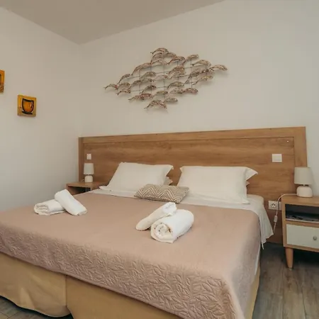 Arhontou Guest house *