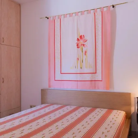 Guest house Arhontou
