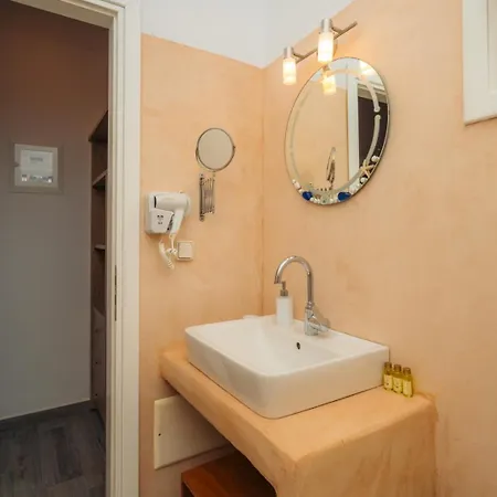 Arhontou Guest house 4*